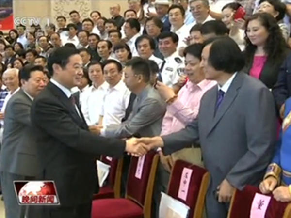 2016年6月13日至15日，中國(guó)民間文藝家協(xié)會(huì)第九次全國(guó)代表大會(huì)在北京京西賓館隆重舉行，中央政治局委員、書記處書記，中宣部部長(zhǎng)劉奇葆，中國(guó)文聯(lián)主席孫家正，中國(guó)民間文藝家協(xié)會(huì)主席潘魯生等各級(jí)領(lǐng)導(dǎo)參加。華藝雕塑董事長(zhǎng)傅紹相參加代表大會(huì)，并與劉奇葆部長(zhǎng)親切握手。